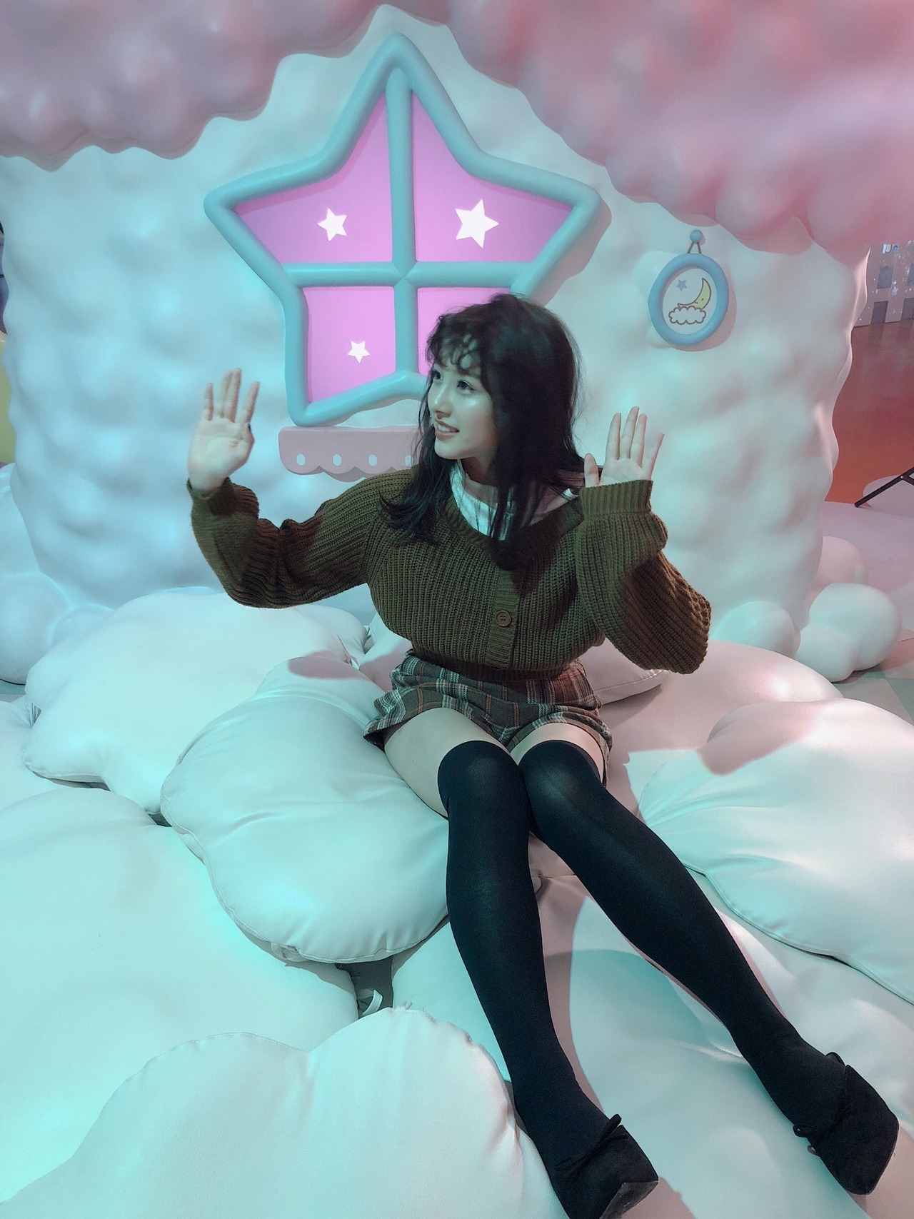 soimort:  大和田 南那 - Twitter - Sun 25 Nov 2018  🐱❤️https://mery.jp/1037011