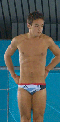 alekzmx:  Tom Daley readjusting before diving (by Pkmntrainerlee)