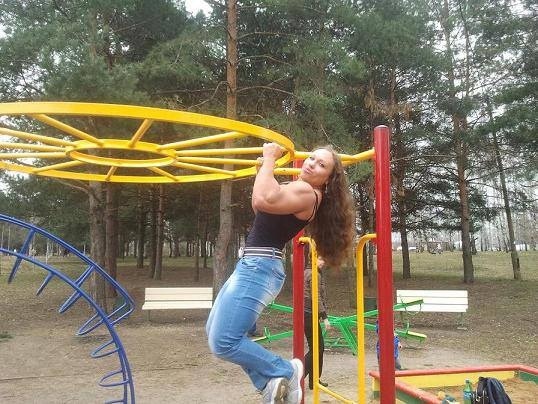 zimbo4444:  ..Natalia Trukhina..Super-Muscle-Mom..  💪👩💪..👉🍲👉🍦👦👍
