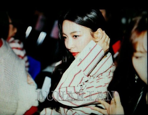 [FANTAKEN] Luna Seoul Fashion Week! 170401credit to owner.These photos aren’t mine!