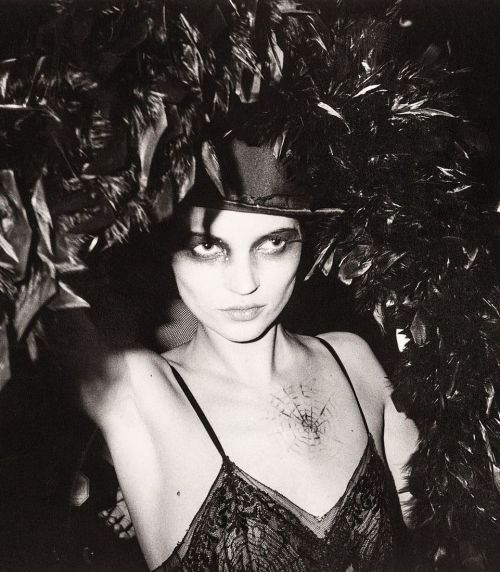 kate-jam-and-diamonds:Halloween, New York, 1997 / ph: Kelly Klein