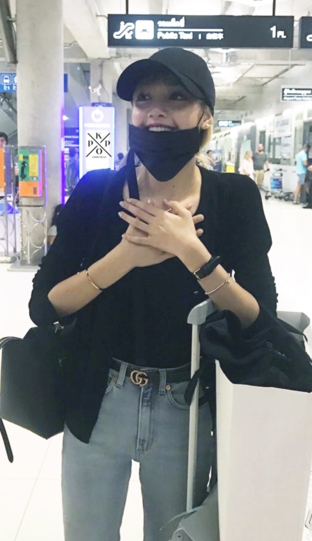 aplus-edits: lalisa; girlfriend material   like/reblog or @jonqsdae    