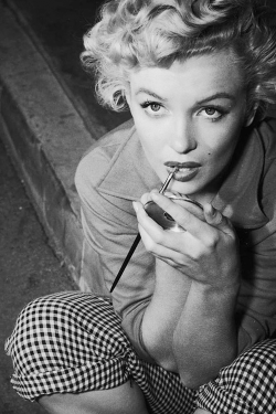 missmonroes:  Marilyn Monroe photographed by Ernest Bachrach, 1952 