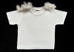 vuls:  Henk Peeters  gabriel, 2010, edition of 25, t-shirt and feathers, in frame 43x53cm 