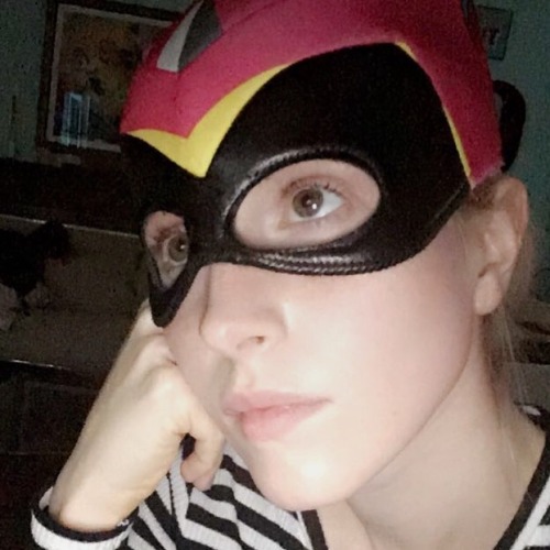 hubbleicons:hayley williams iconslike or reblog.