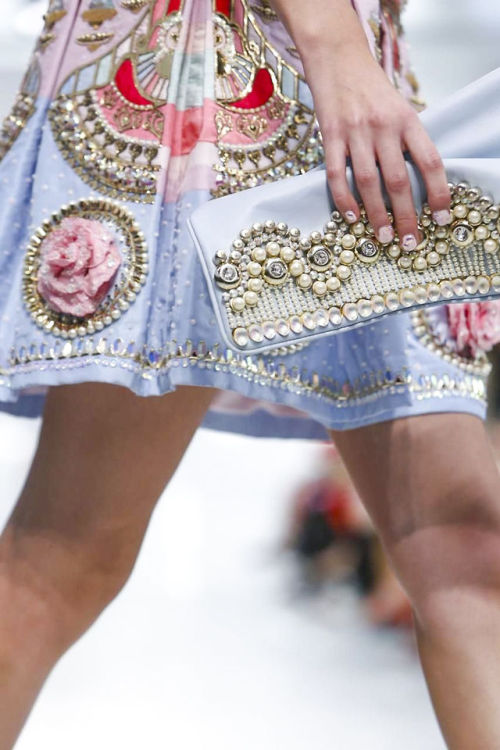 Porn voulair:  Bags at Manish Arora Spring 2015 photos