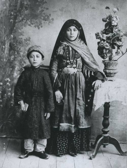 europeanafashion:Jewish children intraditional Caucasian dressBaku, Azerbaijan1910Collection of Elie