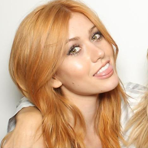Voir un profil - Carly Wertheimer Tumblr_p7lbskDuLm1x1fbito8_r1_400