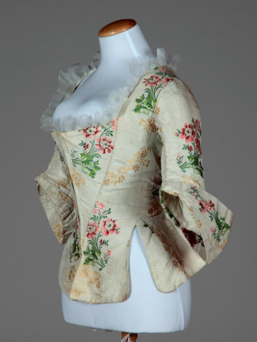 ephemeral-elegance:Silk Brocade Bodice, ca. 1760-65via Palazzo Pitti