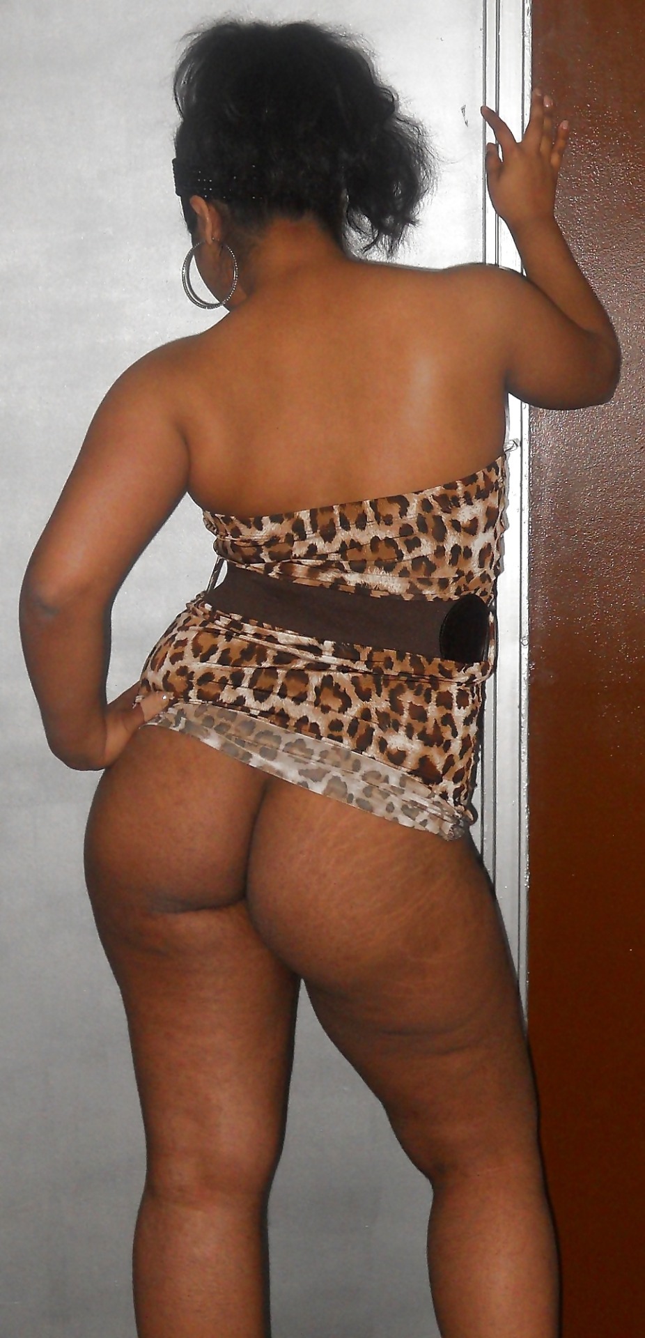 fuckingsexyindians:Indian amateur shows off her big round ass http://fuckingsexyindians.tumblr.com
