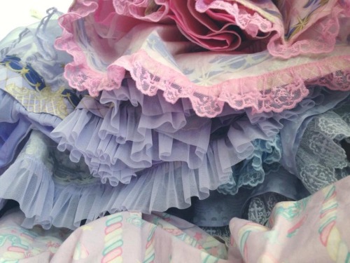 dreamcarnivaldoll: Ruffles and ruffles. All angelic pretty.