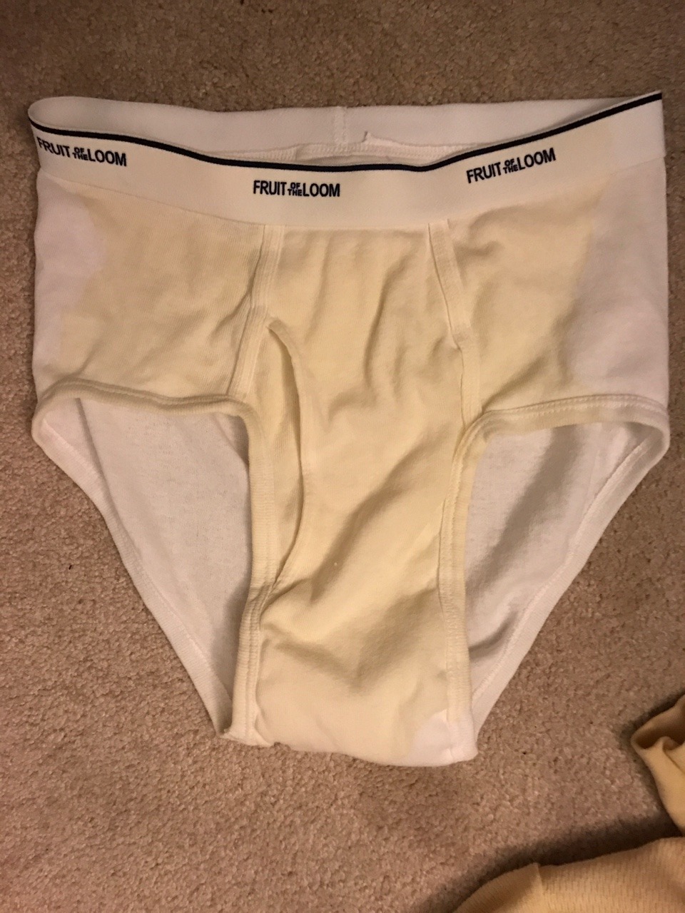 thepisspig:Pissing myself and letting it stain