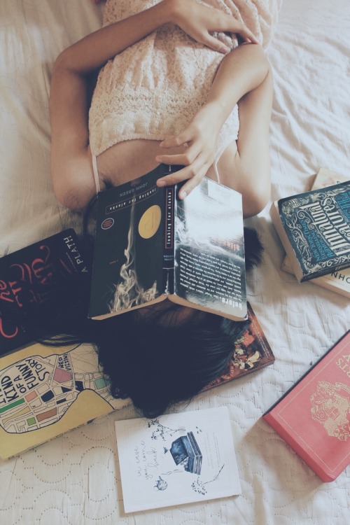 undiscoveredcolours: A rainy afternoon and some good books.