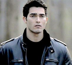 bigbadblackooze:  superheromen:Hot Guys, Spandex, Speedos, Swimwear, Supermen Follow at: http://superheromen.tumblr.com Twitter: @scottbalesATX Facebook: https://www.facebook.com/scott.bales.16 I accept Facebook friend requests! Derek Hale was always