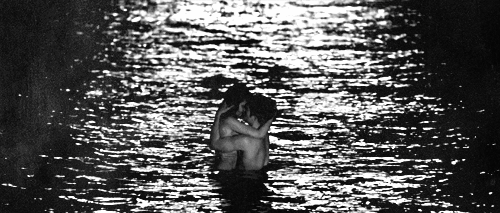 hazeleyes2012:   Skinny dipping leads to hot kissing 