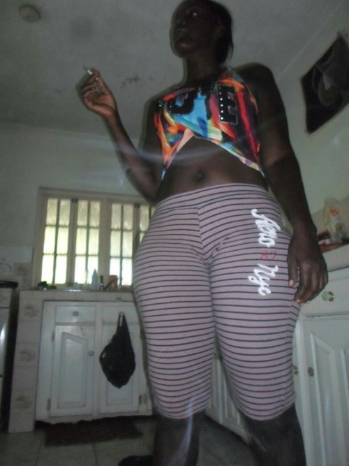 Porn thetruemesiah:  Big African BOOTY OMG!!!! photos