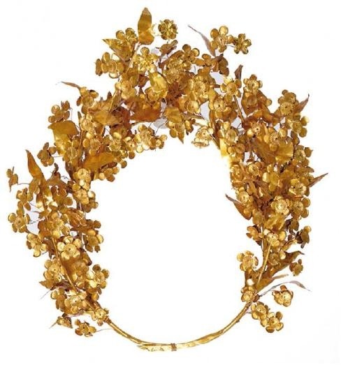 Golden wreaths, diadems, headdresses and toques found in the grave of Philip II of Macedon, 4th cent