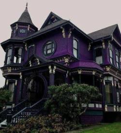 sixpenceee:Gothic style houses 🖤💀🖤Via Witches Night