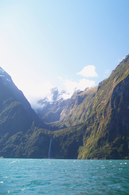 touchdisky:  Stirling Falls | New Zealand by JarvisKP 