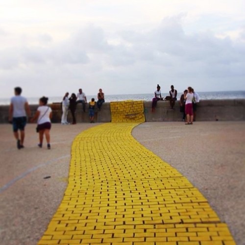 Carlos Nicanor exhibits at the Malecon - behind the wall #HavanaBiennial #art #CubaInsider