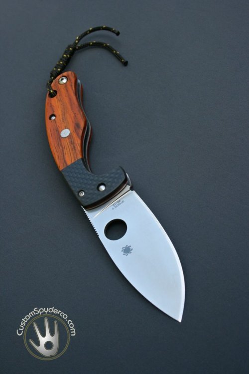 whiskey-wolf:  Custom SpyderCo VG-10 Junior all of my wants