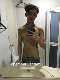 jantantersedap:  farishhaziq:  Isyraf danish padu  Wow 