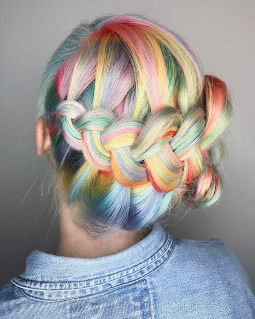 mymodernmet:‘Pastel Braids’ Hair Trend Gives Women a Twisting Crown of Color