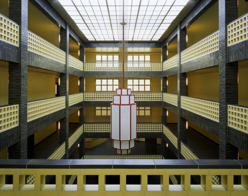 design-is-fine:  Hans Poelzig, Haus des Rundfunks, 1929/30. Berlin. Photo: © Deimel + Wittmar