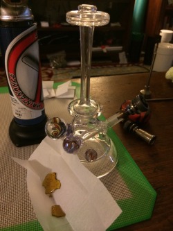 pajamaswag:  Flexglass x Juicebox collab tube clean and on deck this morning for some Sour Assassin sativa wake and bake seshing to start the day right. Stay lifted, my friends~~