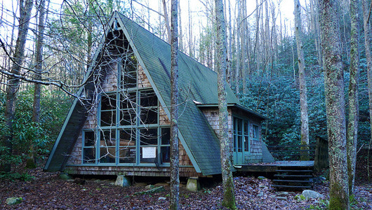 mothernaturenetwork:  Whether they’re tucked away in the forest, perched atop a
