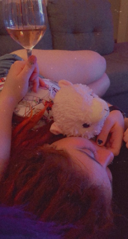 lauryn-order:Shitty debates are somehow less rage inducing with you on my lap. ( @baby-foxx)