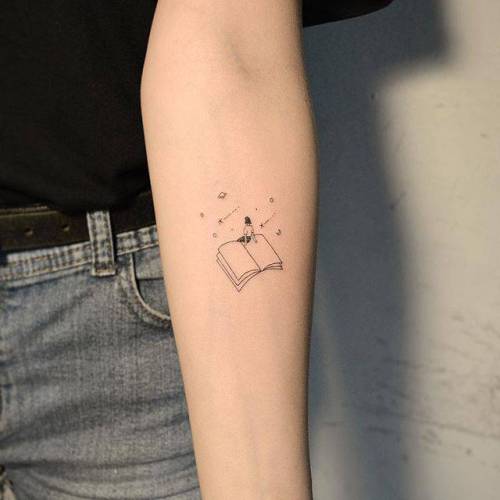 officiallittletattoos: By Masa Tattooer, done in Seoul. ttoo.co/p/36212