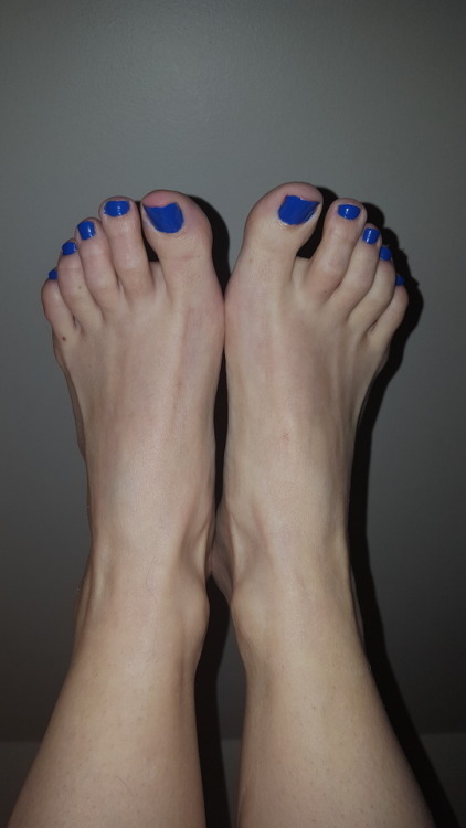 a closers look at my pretty wife&rsquo;s blue toes and sexy feet.please comment