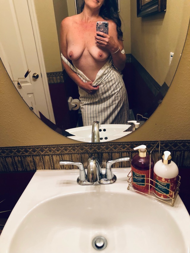 Sex darrenandveronica:Other people’s Bathrooms pictures