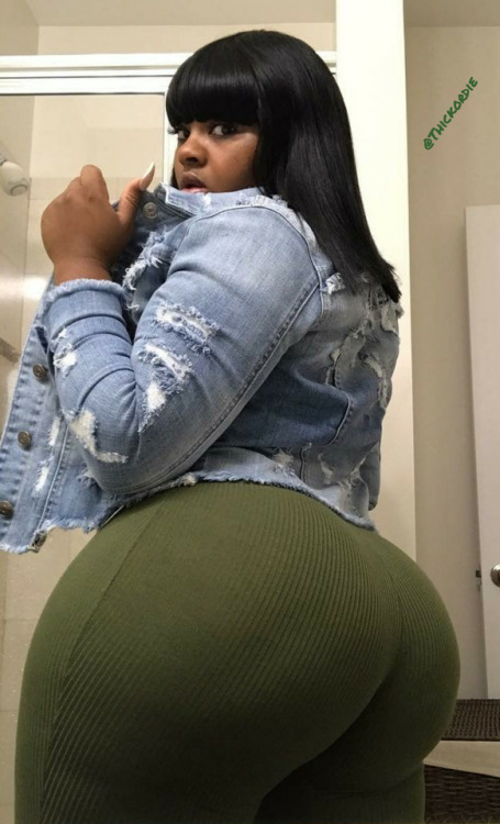 Porn photo thickordie:🆗…💯%…Certified Thickness…REBLOG..