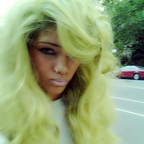 imninm:  black girls with green hair