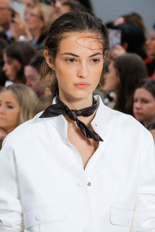 dehvron:camille hurel, for tod’s s/s 2018 ready-to-wear.