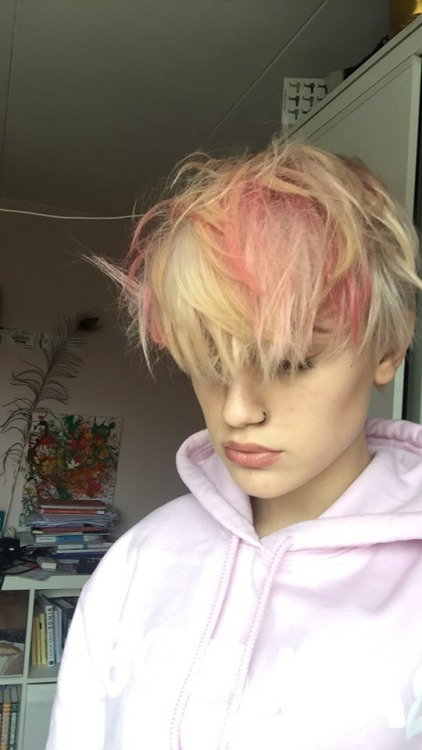 woezille: Hair styles/colors I’ve had. ‍♀️