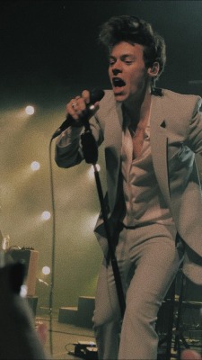 harrystylesdaily:Tokyo, Japan - December 7 (via _____LUVMS28)