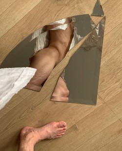 adangerouslust: Shattered. porn pictures