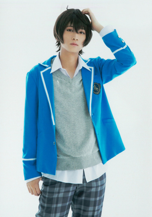 Aramaki Yoshihiko looks pretty in his Sakuma Ritsu uniform 