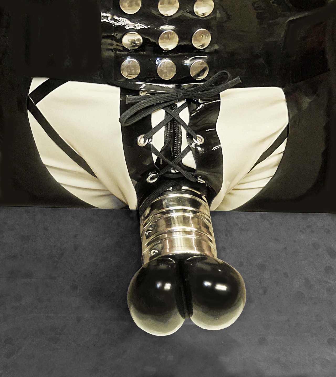 RUBBER TWINS !