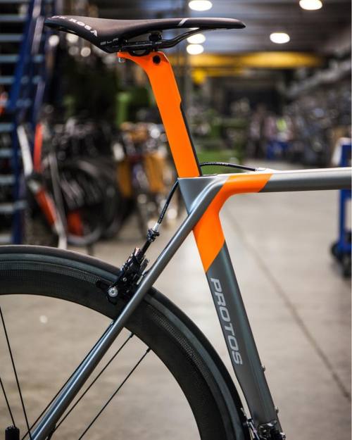ciclicorsa: The new @derosabikes Protos is 20% lighter than its predecessor, with a reduction in the