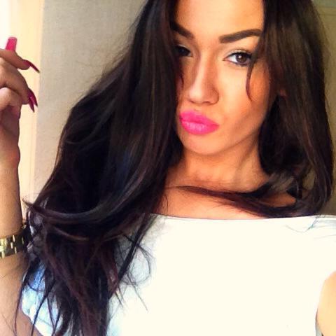 fckyeahb:  Follow me on Instagram guys: http://instagram.com/tatianaaaaaa  Hello