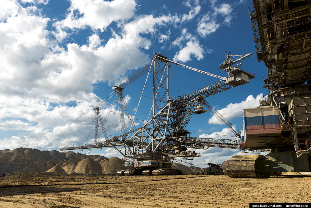 rocketumbl:  Bucket-Wheel Excavator 