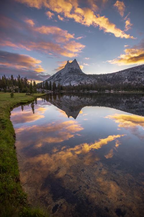 oneshotolive:  One of the best sunrises I saw this year. Cathedral Peak, Yosemite National Park [OC][5131x7692] 📷: franklinsteinnn 