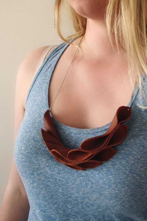 DIY Organic Leather or Felt Necklace Tutorial from Bohomia. This is one of those DIYs that is easier