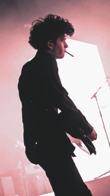 nightmr-wallppr:  Wallpapers Matty Healy. REQUEST