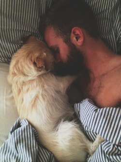 rainydaysandblankets:  well, shoot.  Yes please to a puppy so you can wake up to him like this!