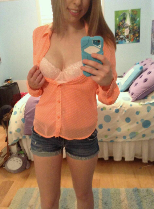 slowpokeserenade: I started talking with this cutie online. Found out she was extremely submissive, 